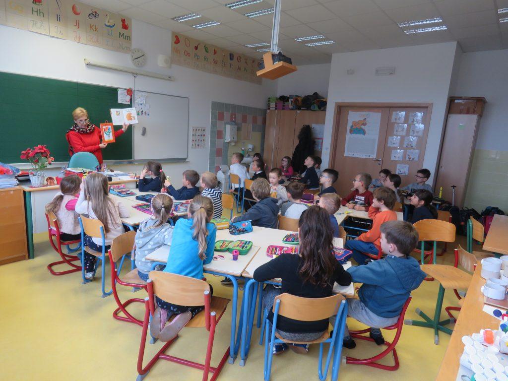 Knjižnica na obisku v OŠ Jelšane