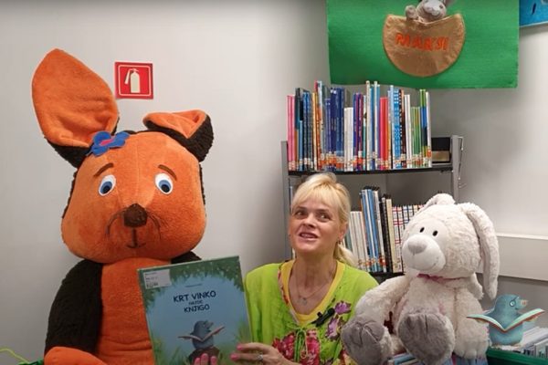 Video pravljica Krt Vinko najde knjigo