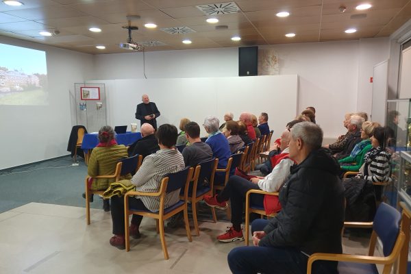 Predstavitev knjige Rada Sluga: Tinto de Verano : Camino, preplet misli in korakov